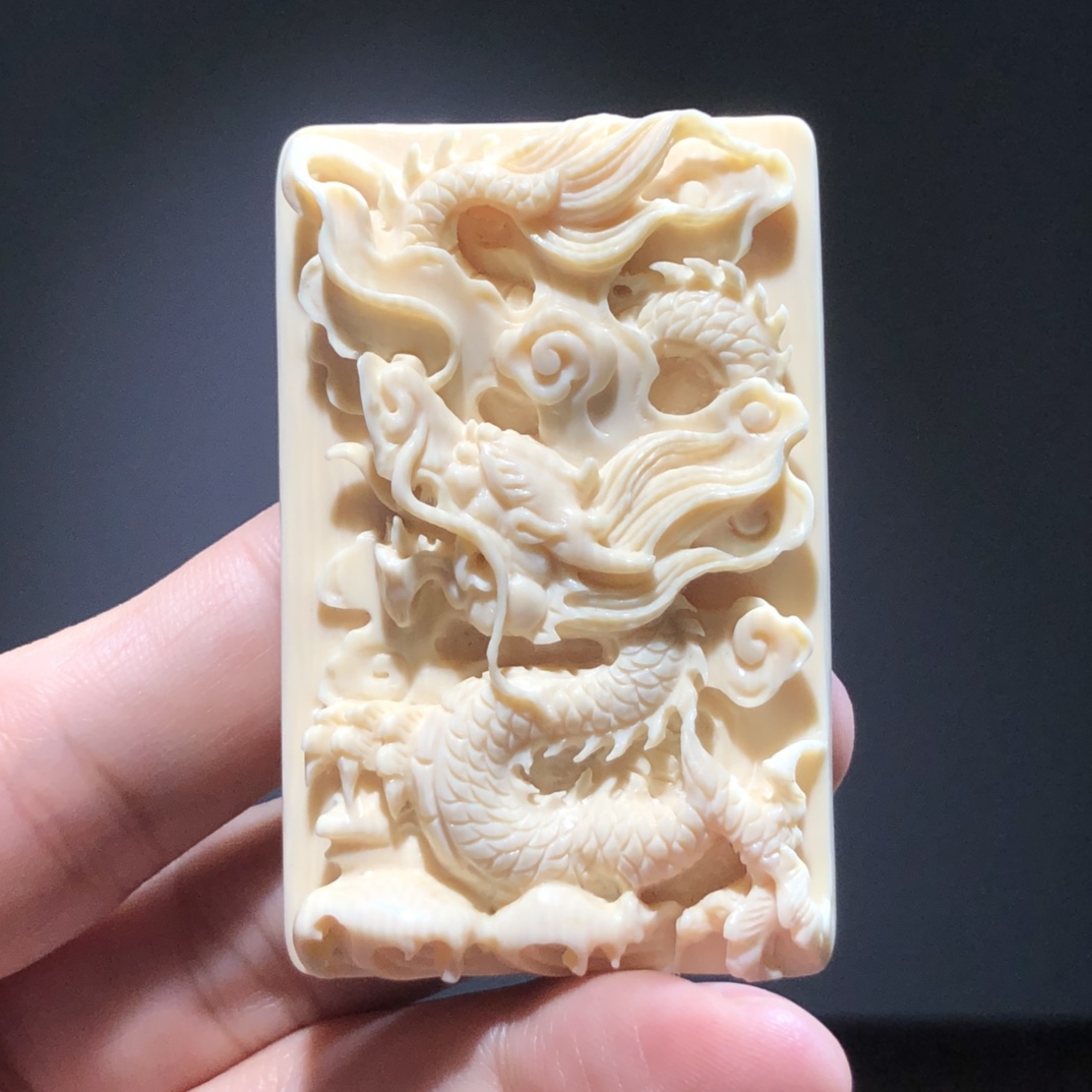 【龍牌】純手工猛犸牙作品、設計新穎，雕刻生動形象，霸氣十足